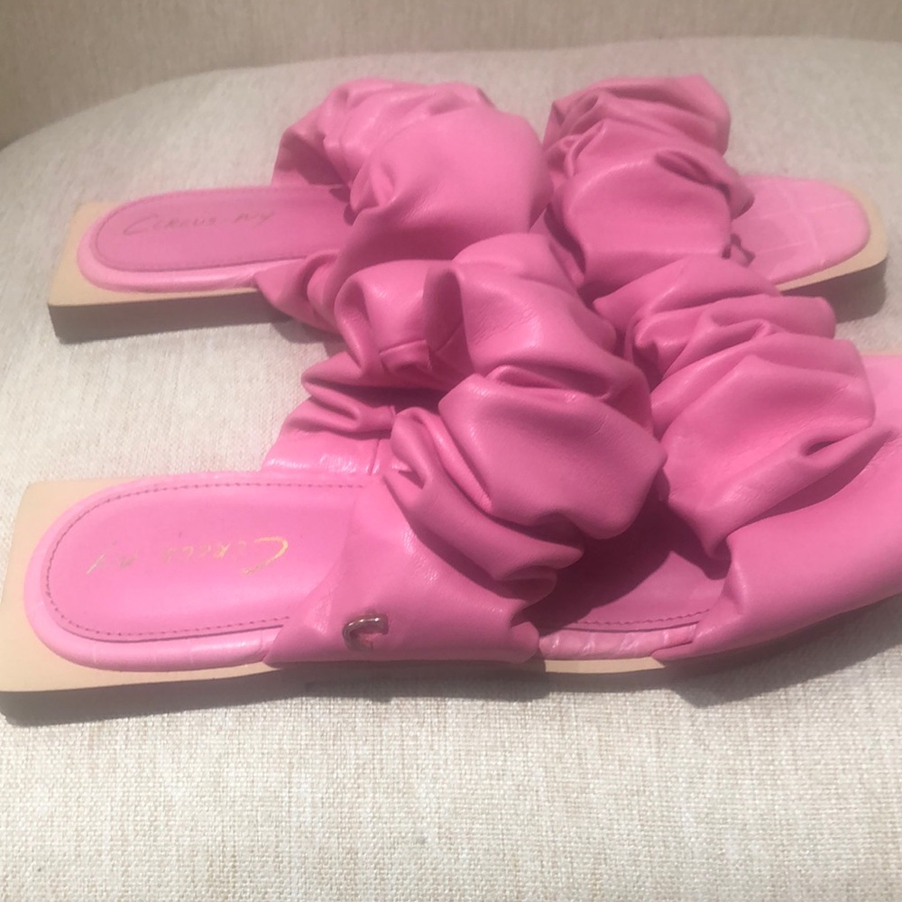 Sam Edelman Pink Ruched Sandals - Picture 2 of 10